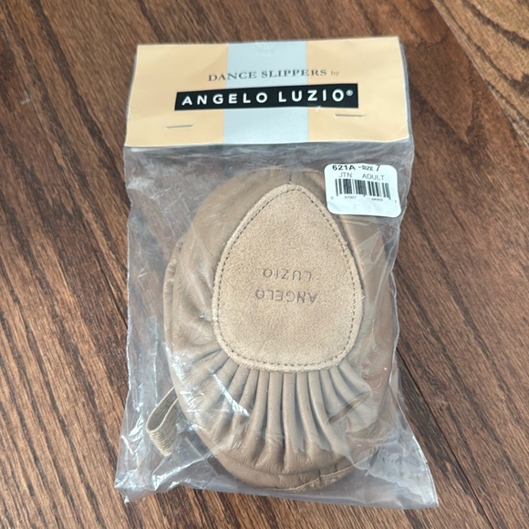 Angelo Lucio Dance slipper size 7 - Picture 1 of 2